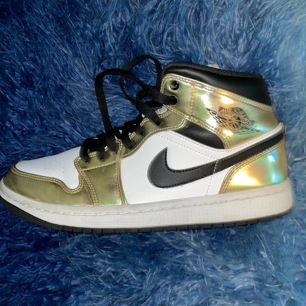 Air Jordan 1 Mid SE